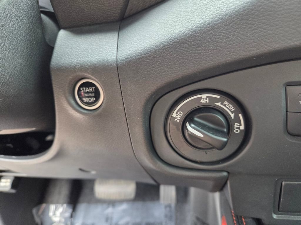 Used 2024 Nissan Frontier PRO-4X w/ Off-Road Protection Package image 27