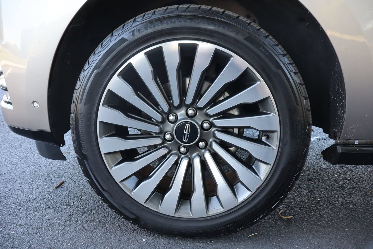Used 2018 Lincoln Navigator Reserve w/ Technology Package AWD/4WD image 44