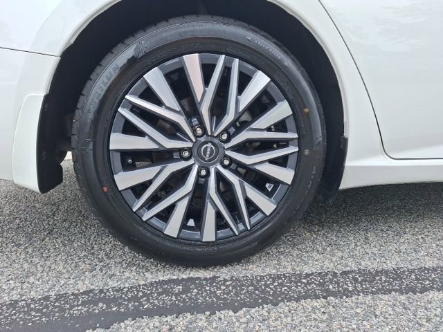 Used 2023 Nissan Altima 2.5 SV image 9