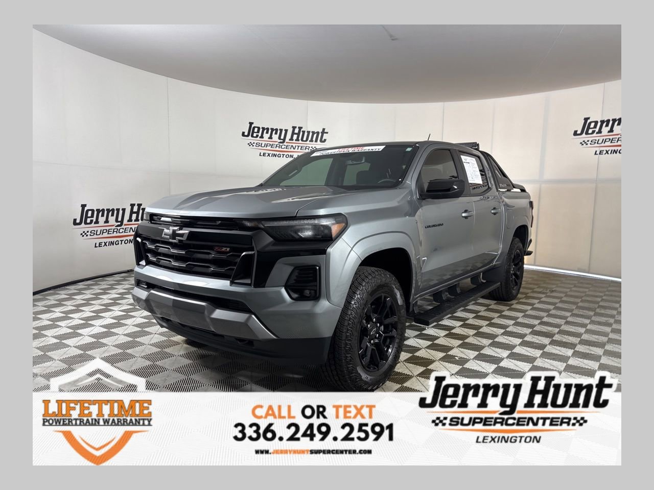 Used 2025 Chevrolet Colorado Z71 w/ Midnight Edition image 1