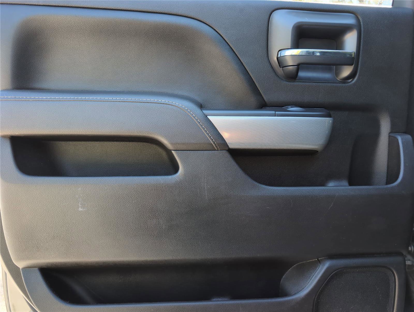 Used 2017 Chevrolet Silverado 2500 LTZ w/ Vortec Plus Package image 28