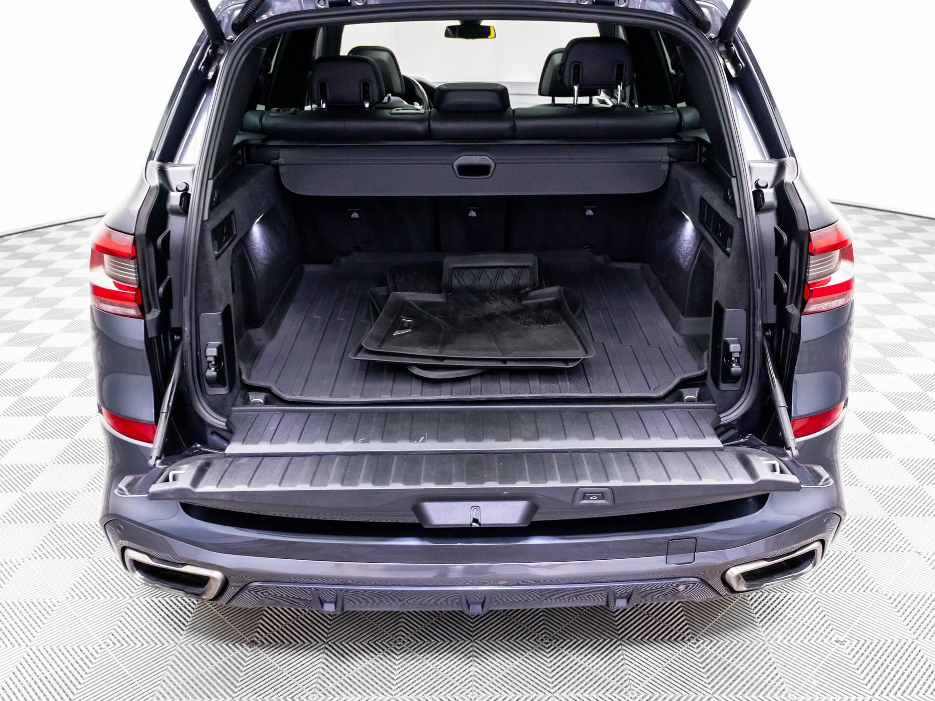 Used 2022 BMW X5 M50i w/ Premium Package AWD/4WD image 33