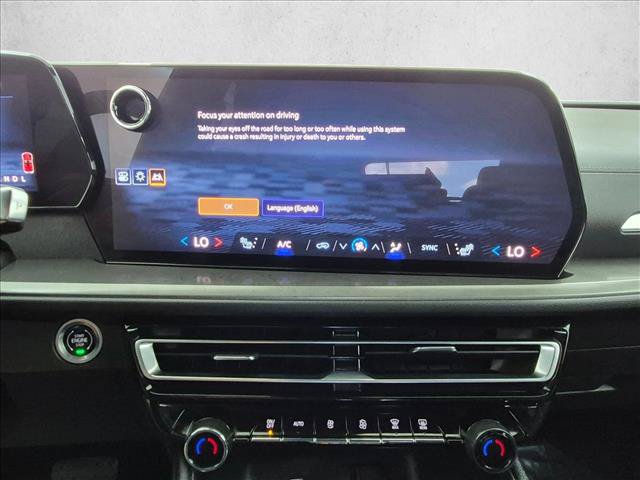 Used 2024 Chevrolet Traverse LT FWD image 16