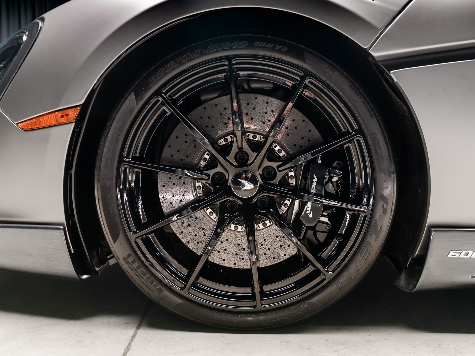 Used 2019 McLaren 600LT RWD image 22