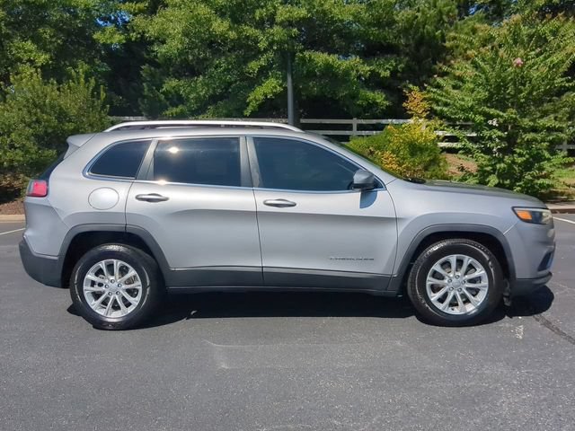 Used 2019 Jeep Cherokee Latitude w/ Cold Weather Group FWD image 3