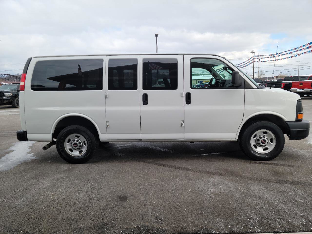 Used 2016 GMC Savana 2500 LS RWD image 14