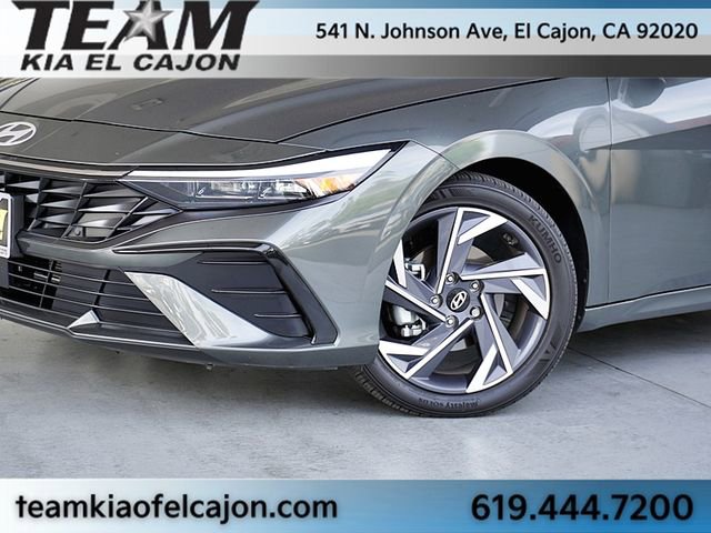Used 2024 Hyundai Elantra Limited image 3