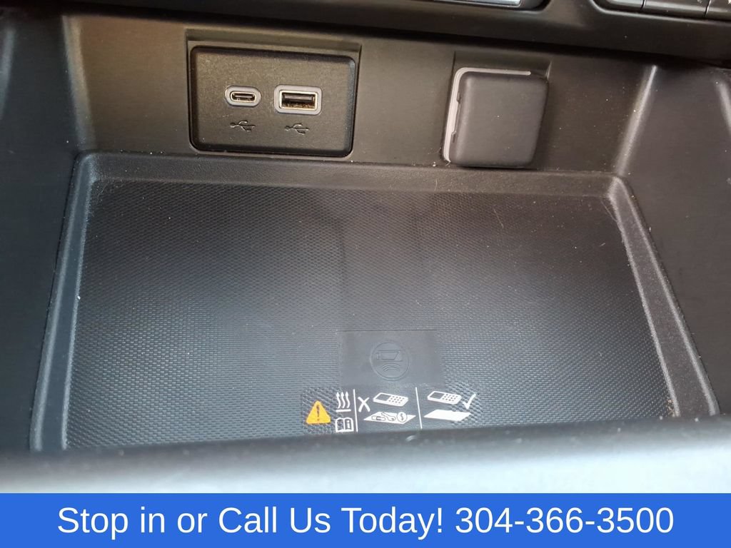 Used 2024 GMC Yukon SLT AWD/4WD image 25