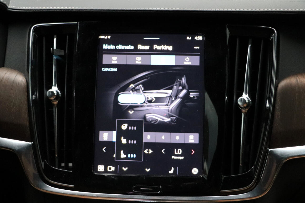 Used 2023 Volvo V90 B6 Cross Country Ultimate w/ Climate Package image 33