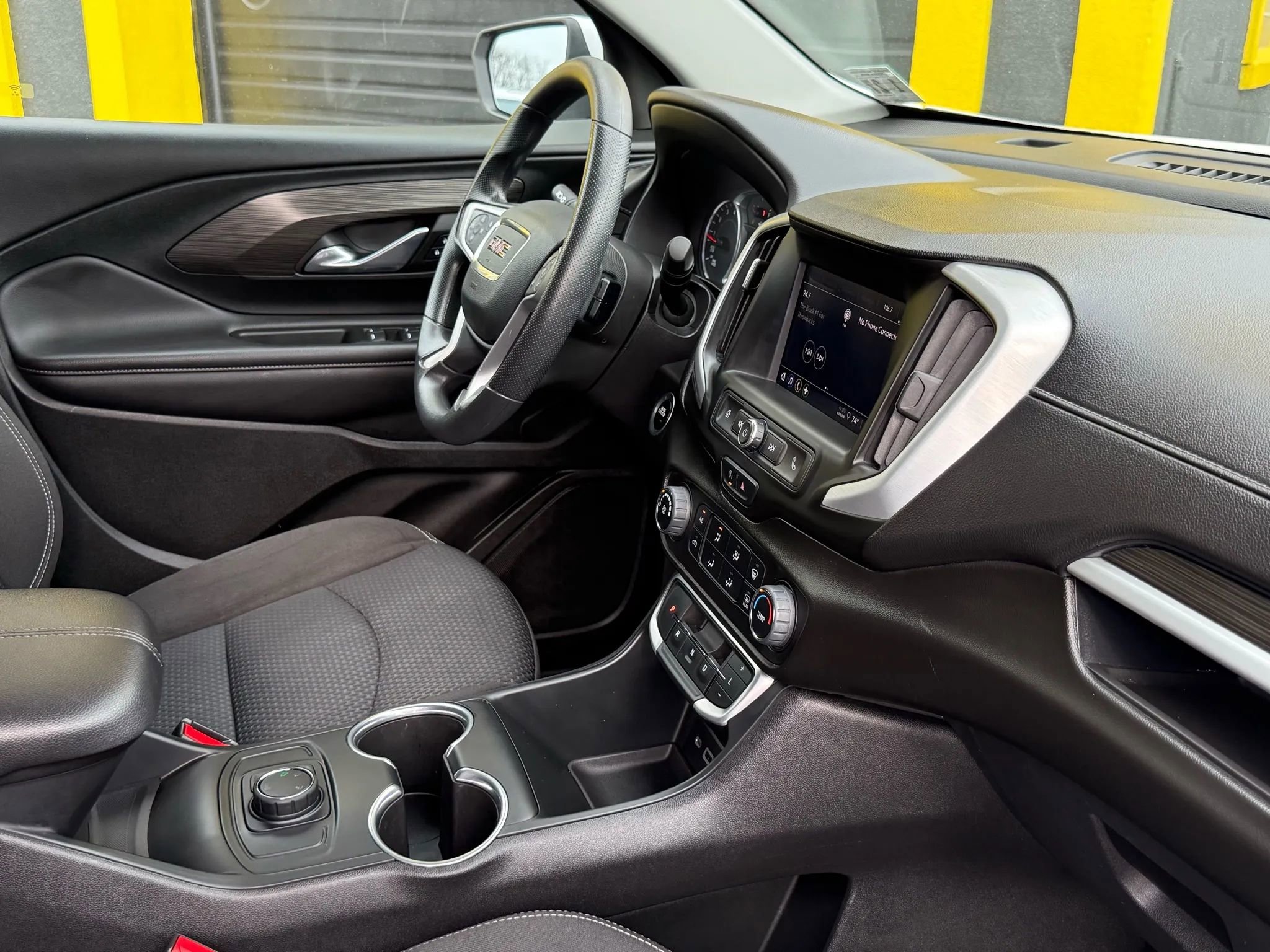 Used 2022 GMC Terrain SLE image 22