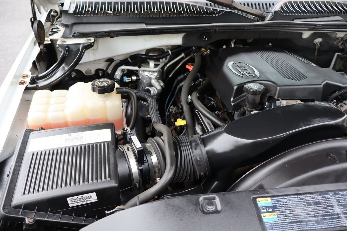 Used 2003 Chevrolet Suburban 2500 LT w/ LT Preferred Equipment Group image 42