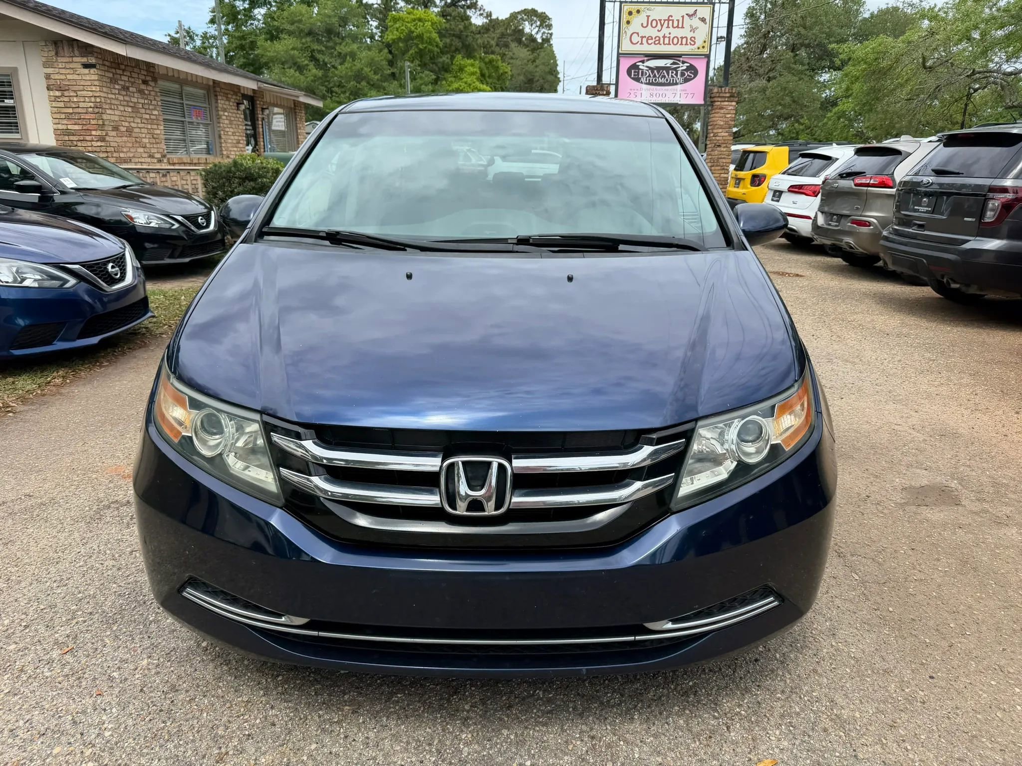 Used 2016 Honda Odyssey SE image 2