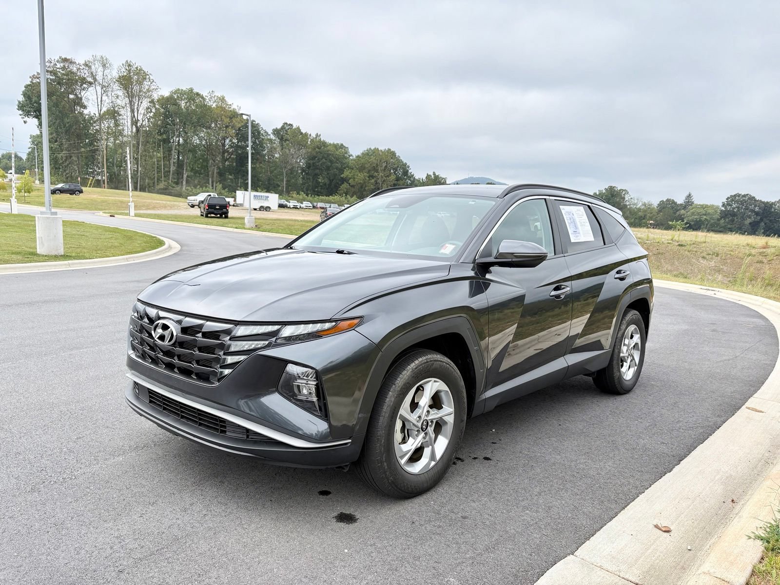 Used 2023 Hyundai Tucson SEL AWD/4WD image 3
