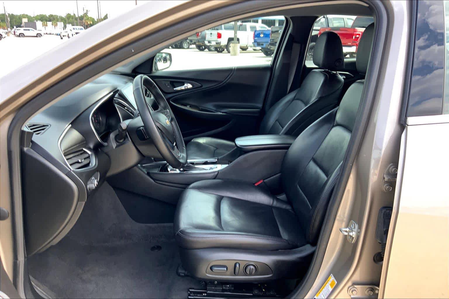Used 2024 Chevrolet Malibu LT FWD image 8