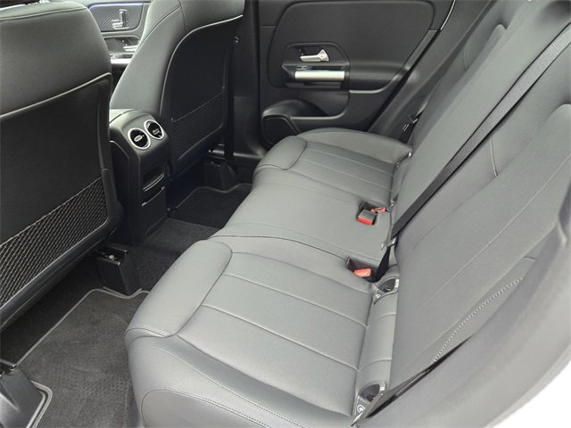 Certified 2025 Mercedes-Benz GLA 250 4MATIC image 35