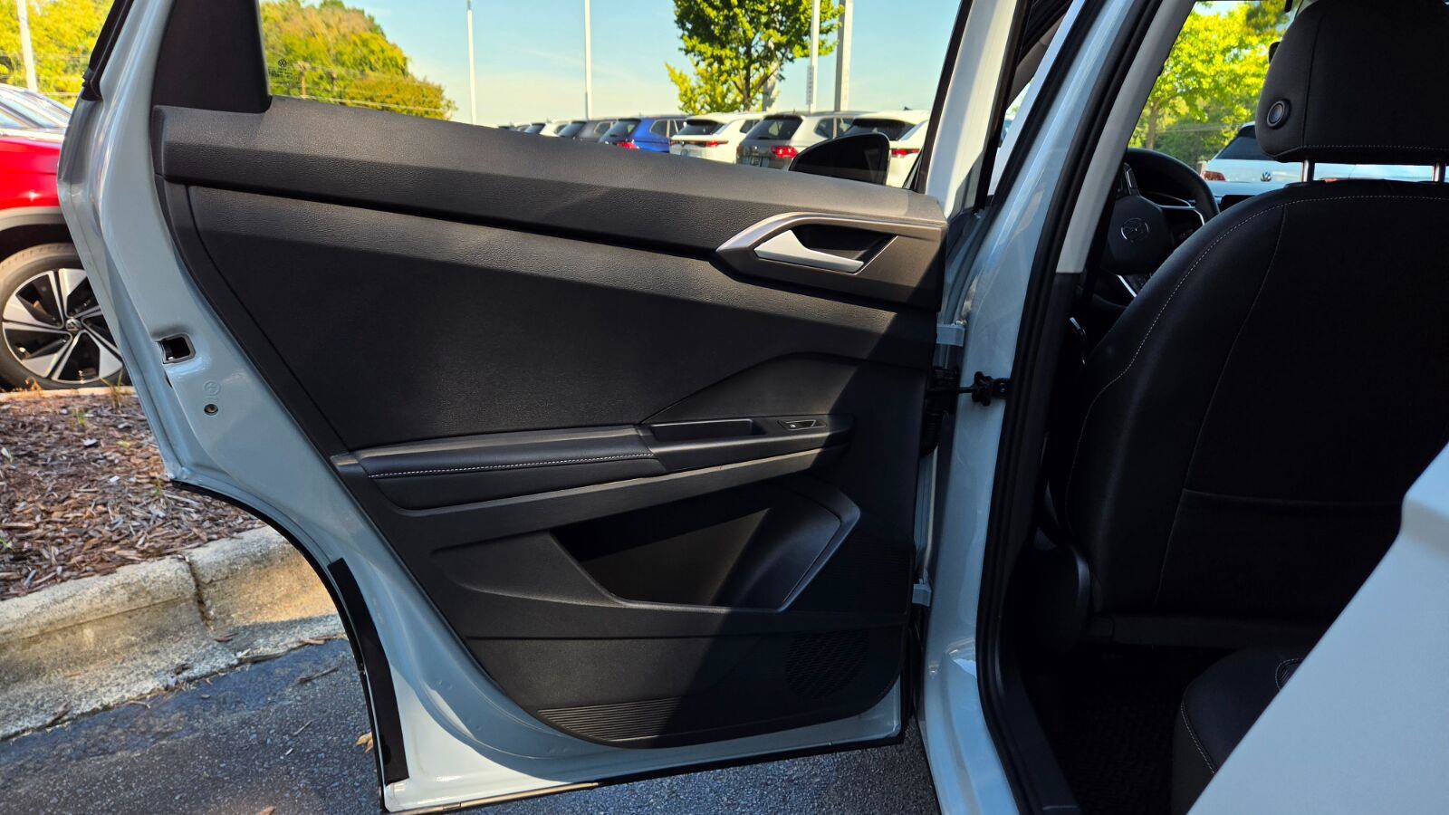 New 2027 Volkswagen Taos SE FWD image 44