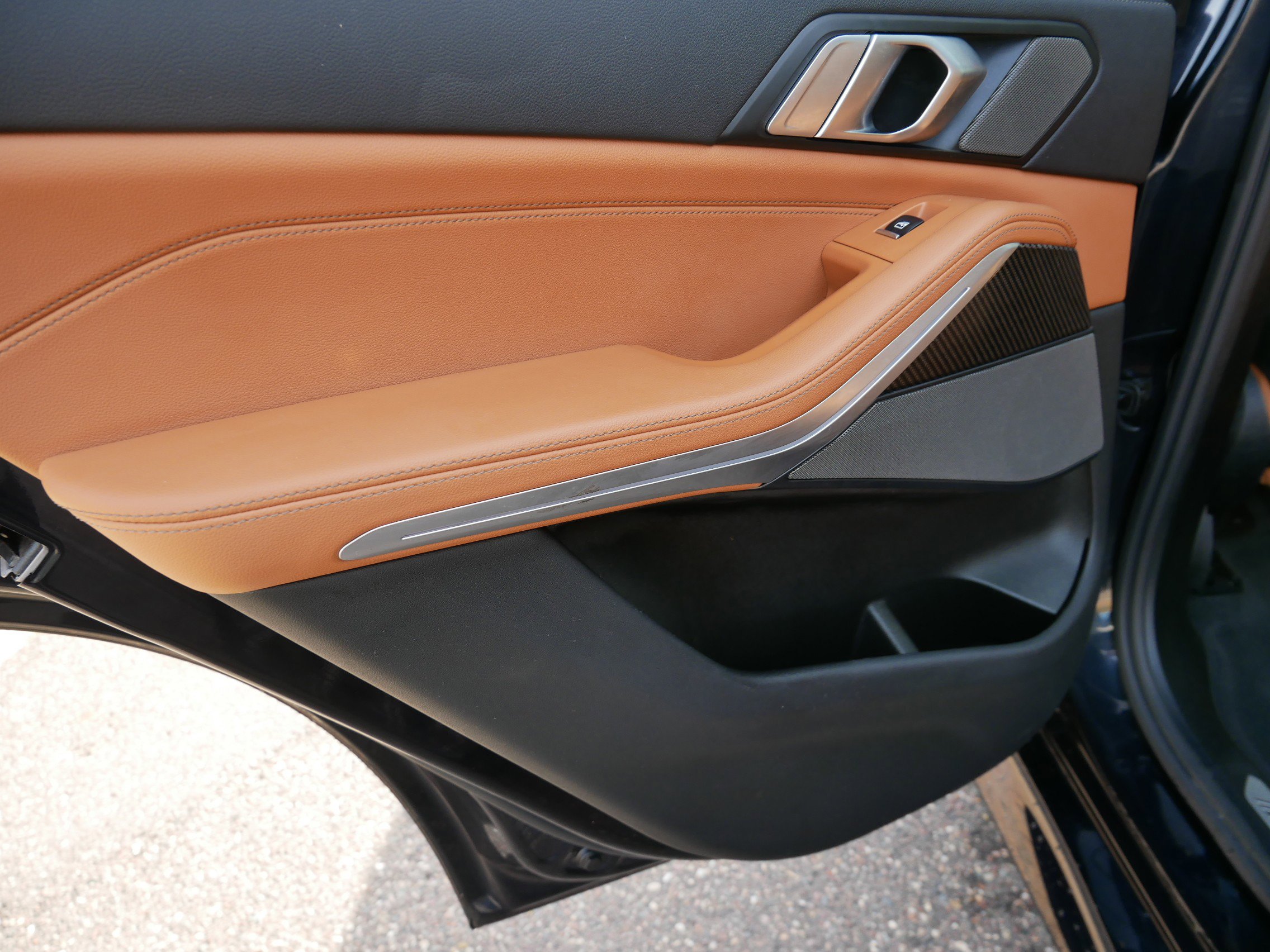 Used 2022 BMW X5 M50i image 14