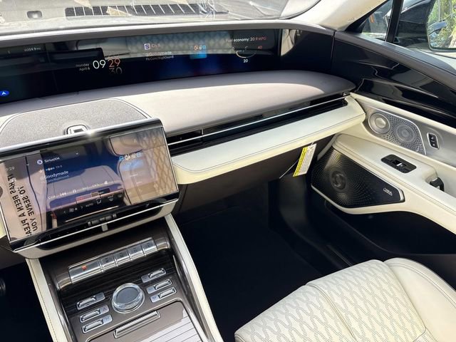 Certified 2024 Lincoln Nautilus Black Label image 15