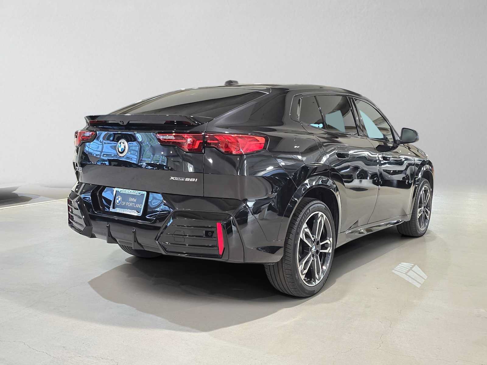 Used 2026 BMW X2 xDrive28i AWD/4WD image 3
