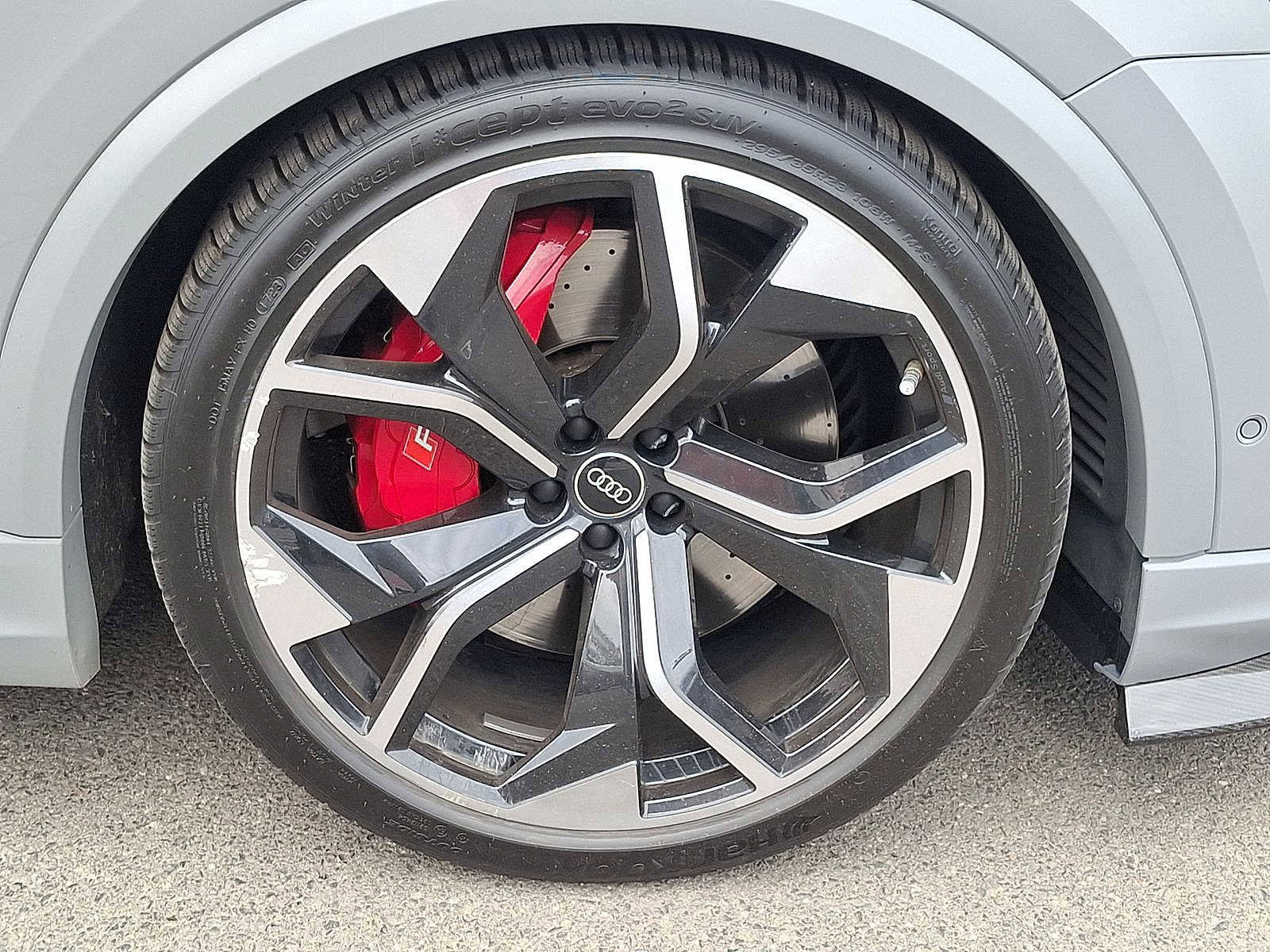 Used 2024 Audi RS Q8 w/ Black Optic Package image 27