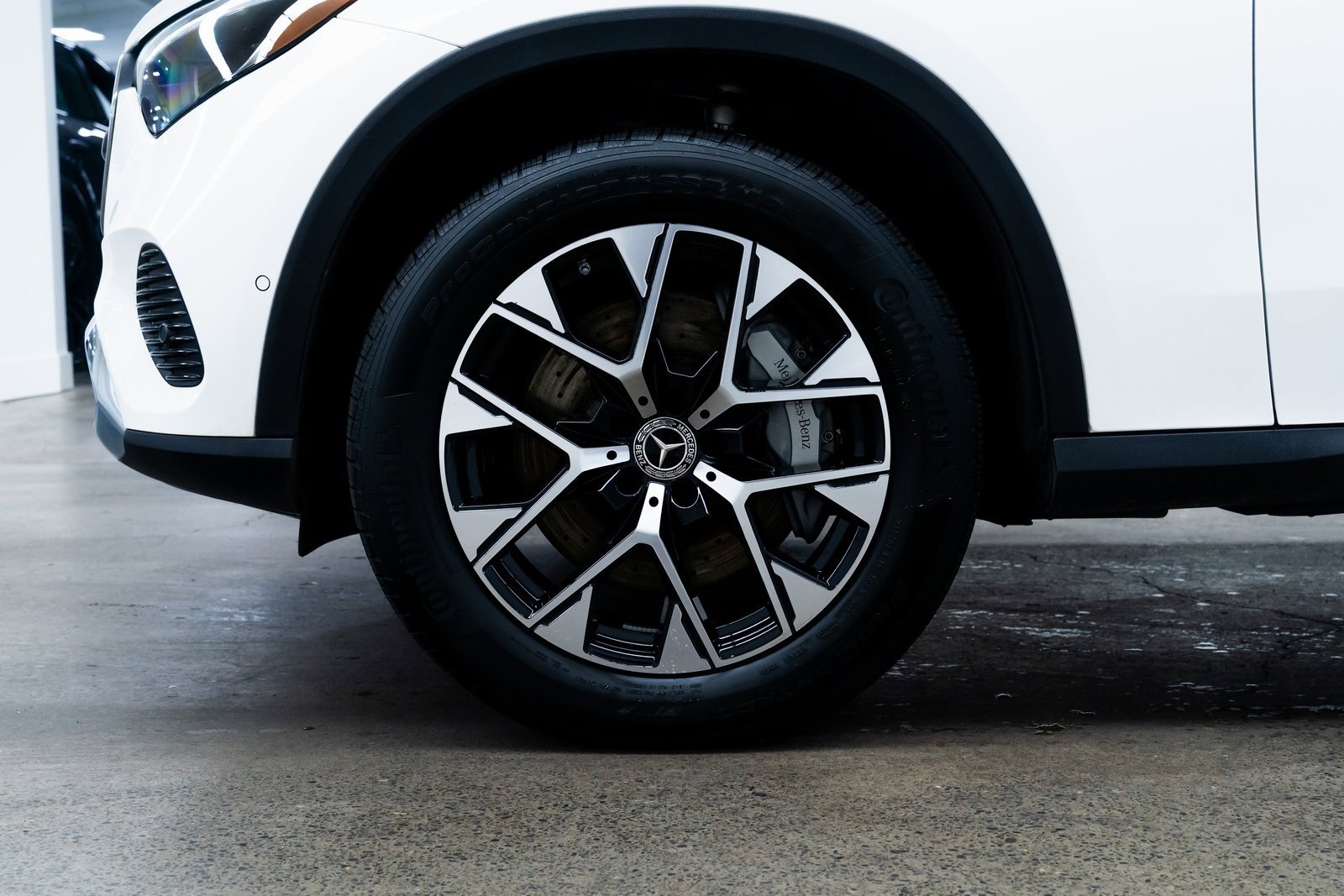 Used 2025 Mercedes-Benz GLC 350e 4MATIC image 7