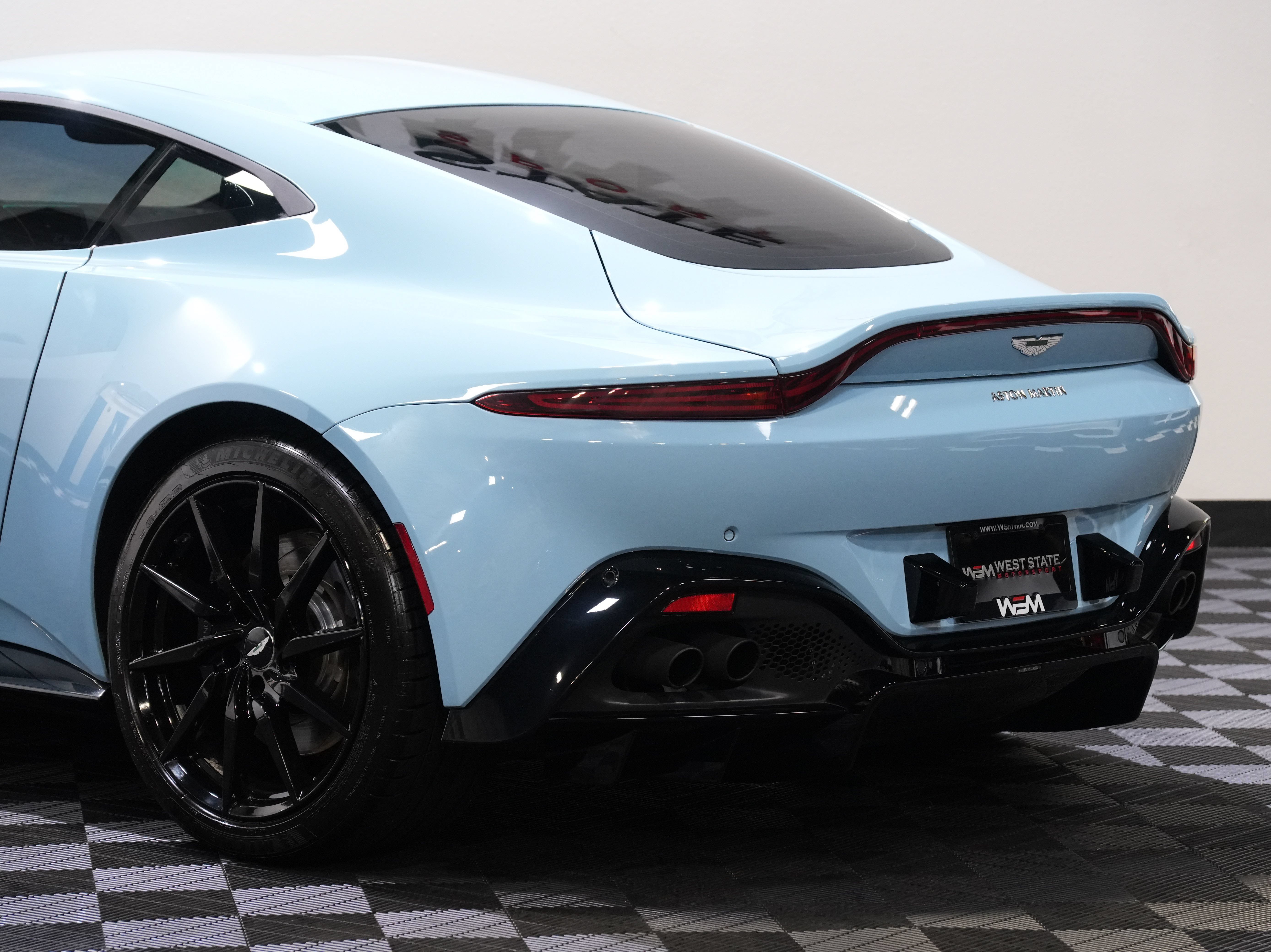 Used 2020 Aston Martin V8 Vantage Coupe RWD image 15