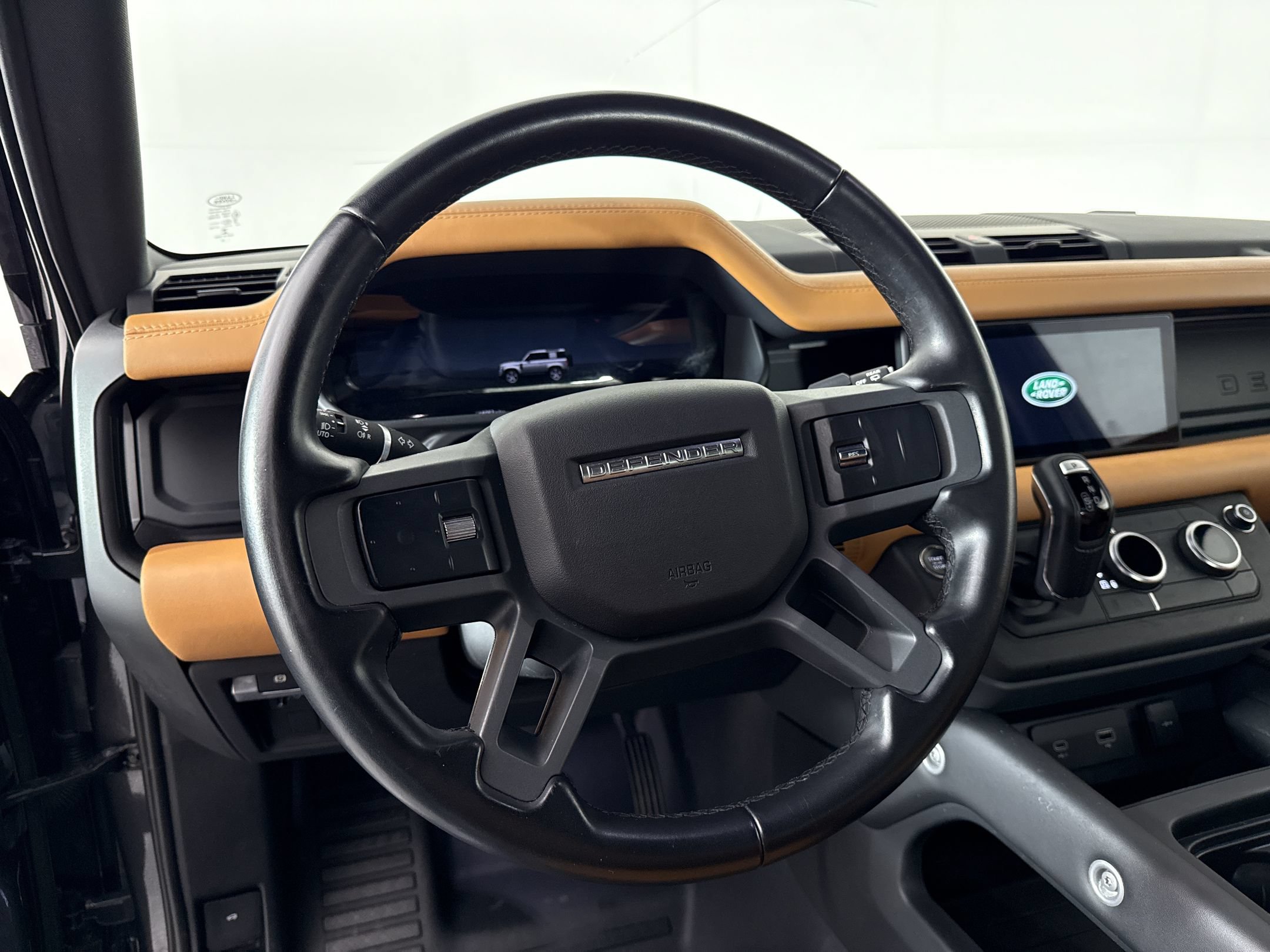 Used 2023 Land Rover Defender 90 X-Dynamic SE AWD/4WD image 21
