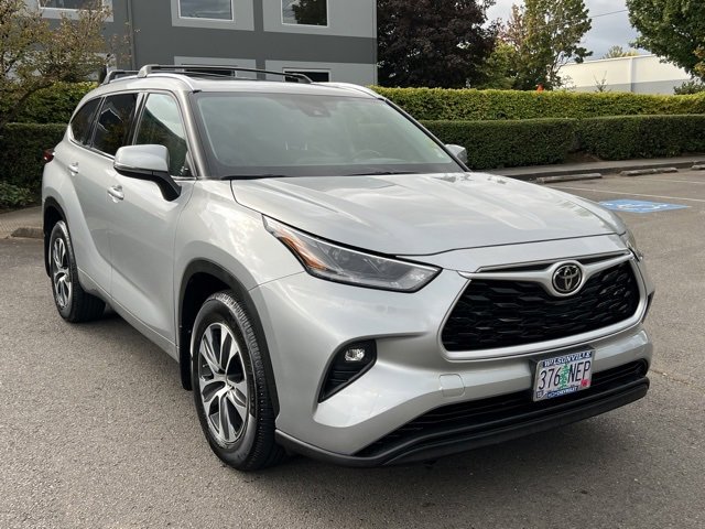 Used 2021 Toyota Highlander XLE