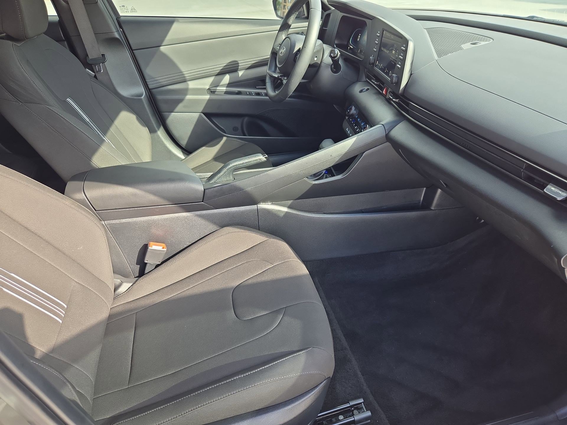 Used 2025 Hyundai Elantra Sport image 31