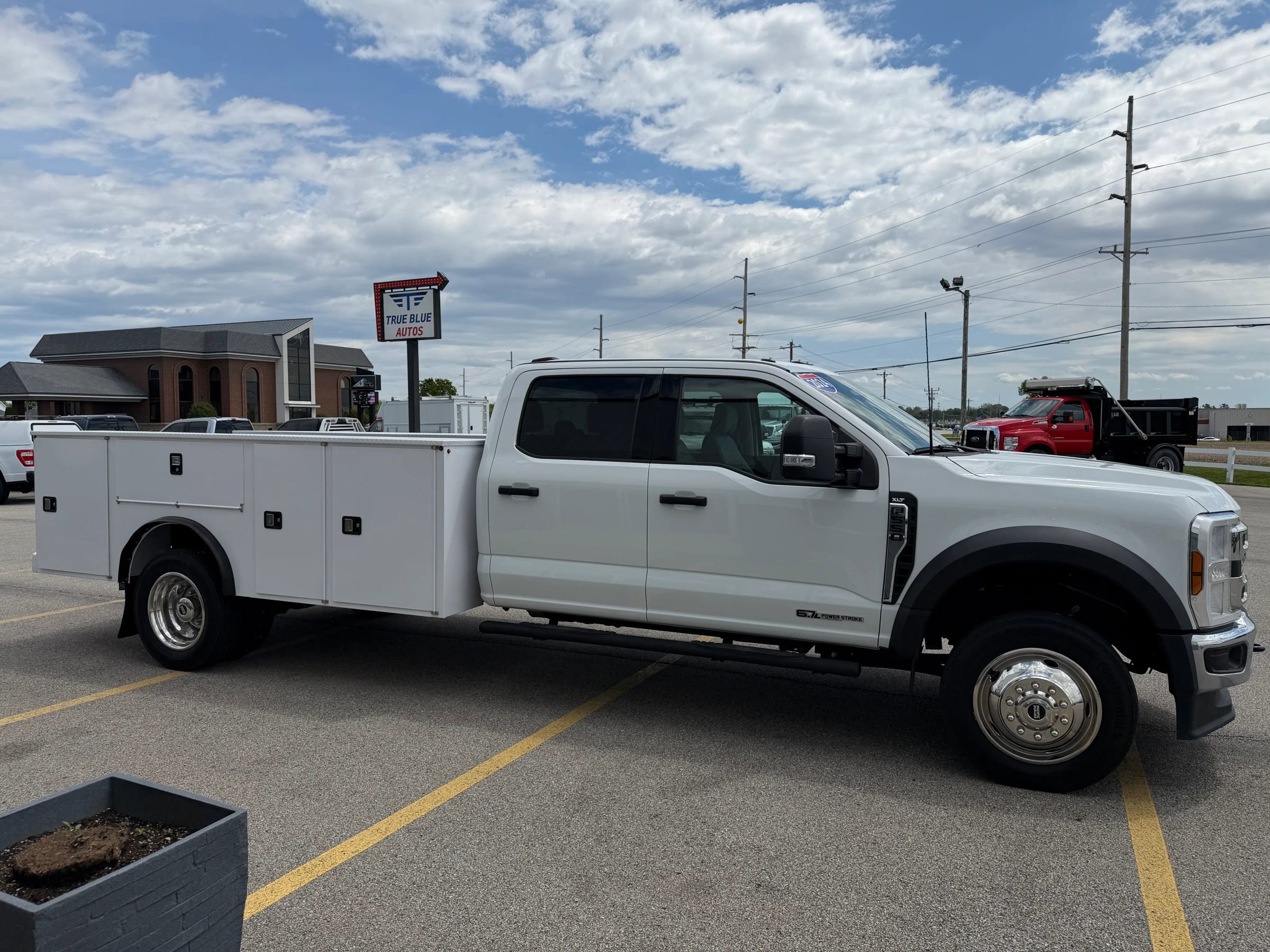 Used 2024 Ford F550 4x4 Crew Cab Super Duty w/ XLT Value Package image 6