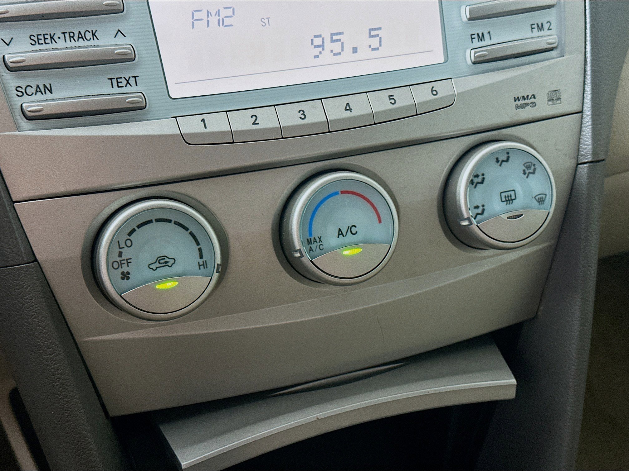 Used 2009 Toyota Camry LE FWD image 21