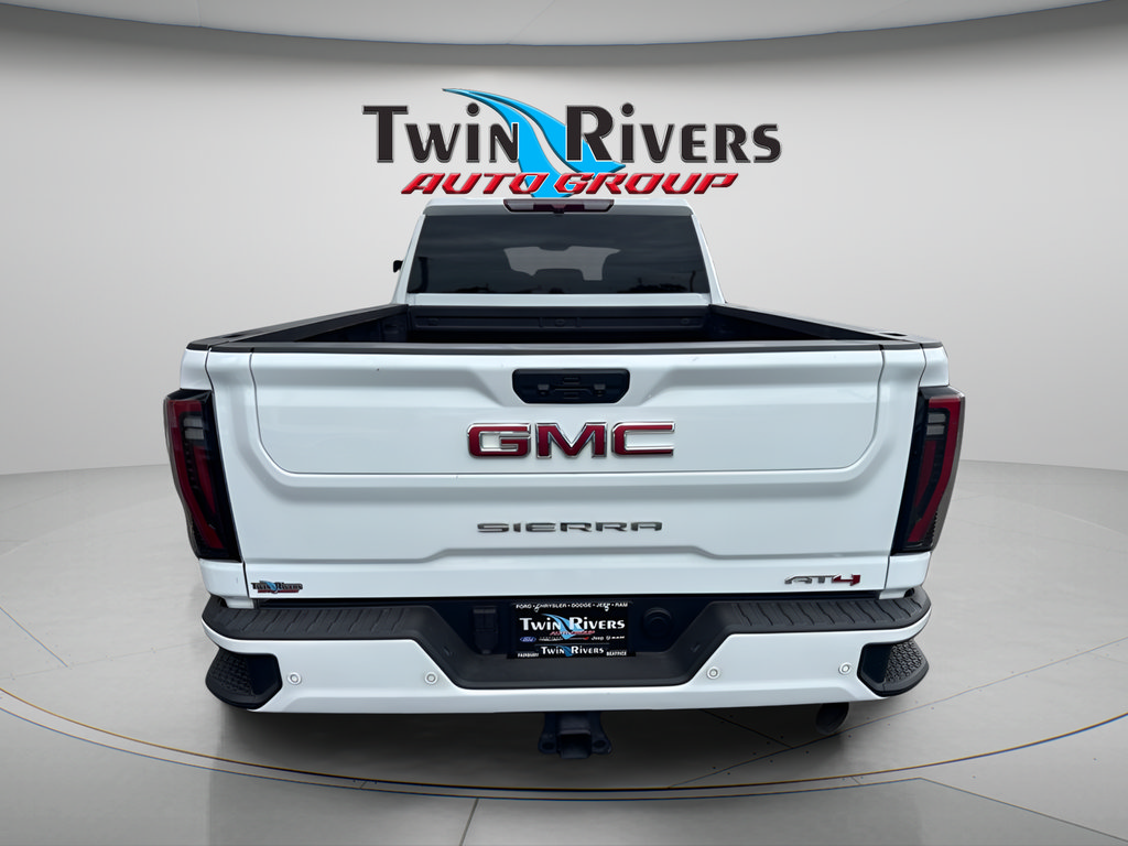Used 2025 GMC Sierra 2500 AT4 AWD/4WD image 3