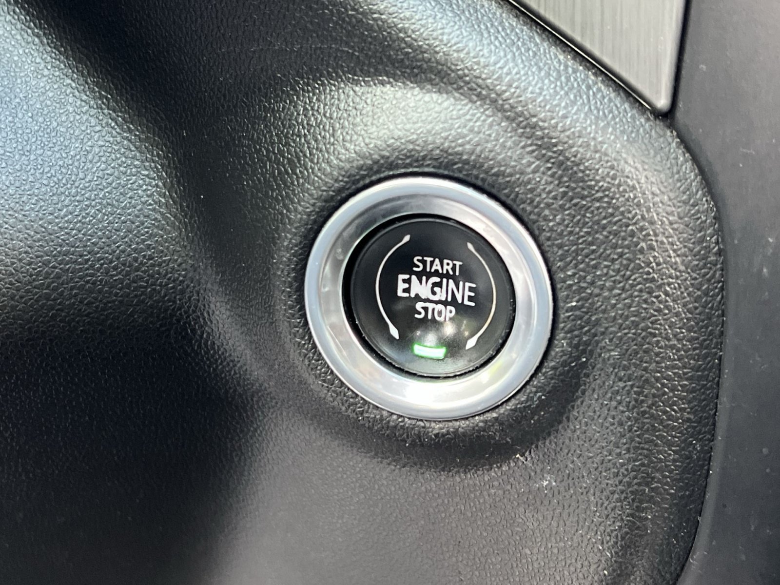 Used 2022 GMC Sierra 2500 Denali w/ Denali Ultimate Package AWD/4WD image 38