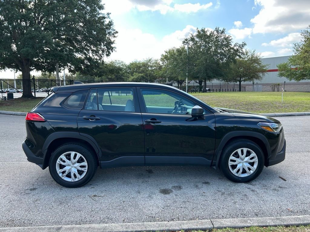 Used 2025 Toyota Corolla Cross L image 6