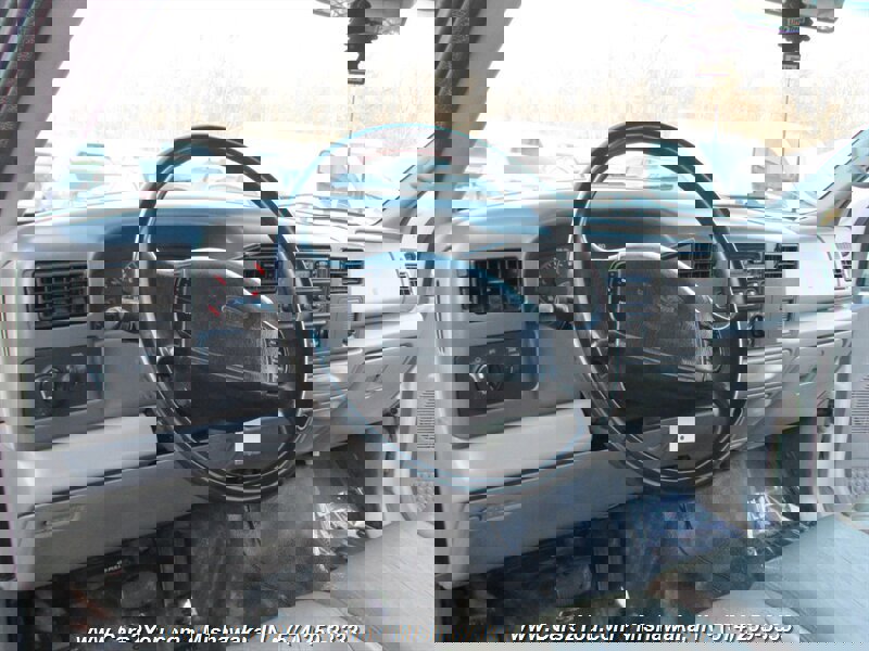 Used 1999 Ford F450 2WD Regular Cab Super Duty image 8