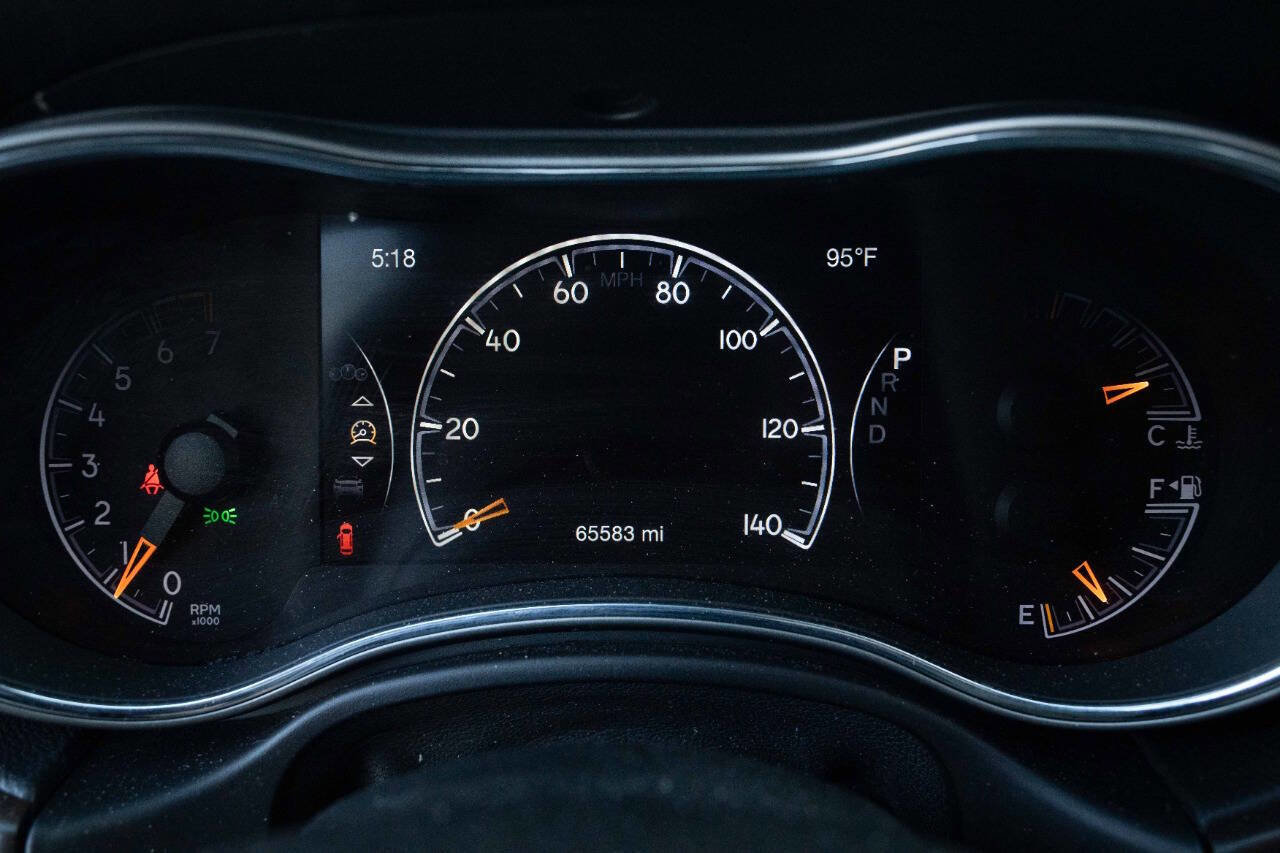 Used 2018 Jeep Grand Cherokee Limited image 12