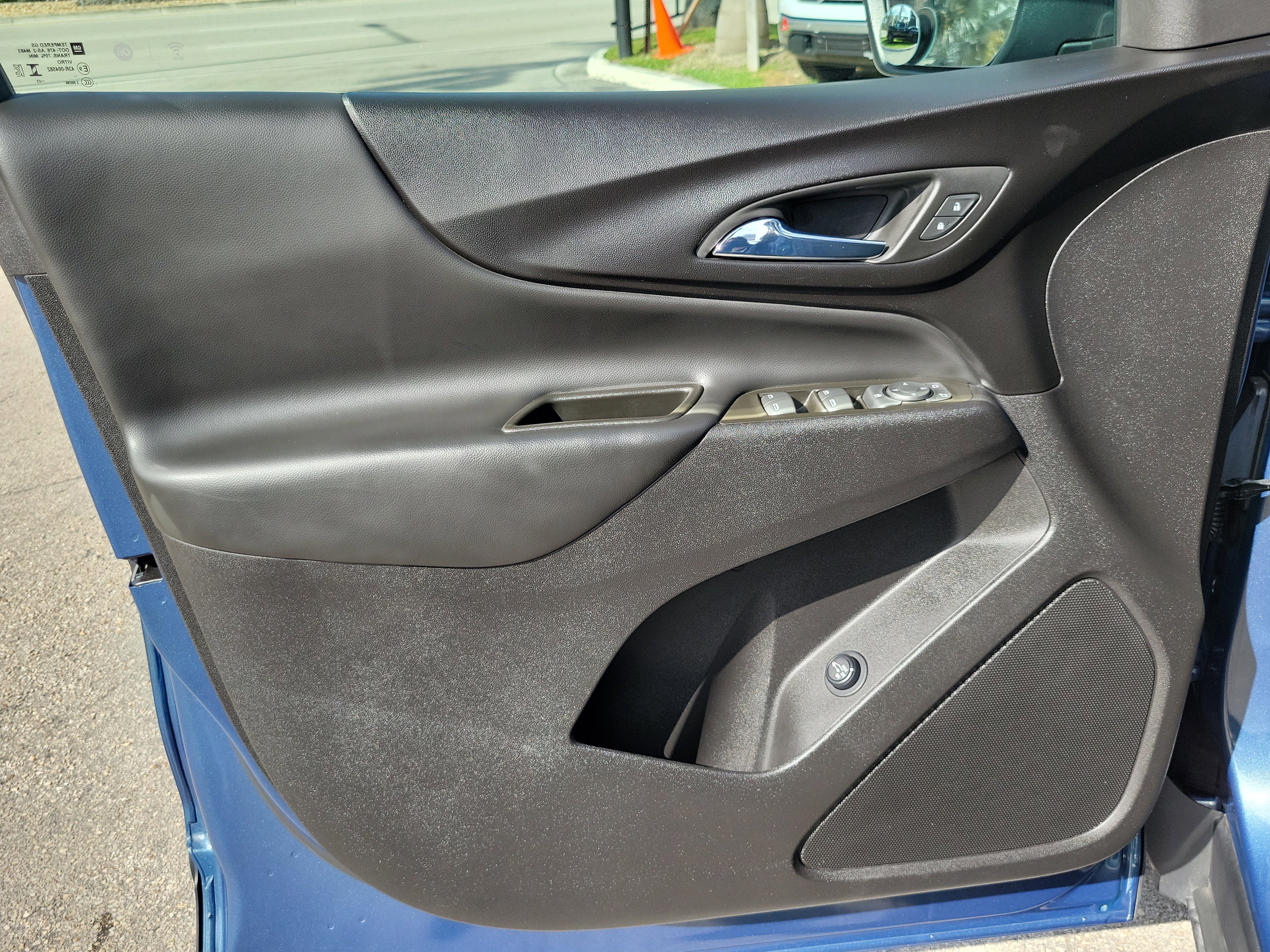Used 2024 Chevrolet Equinox LT FWD image 24