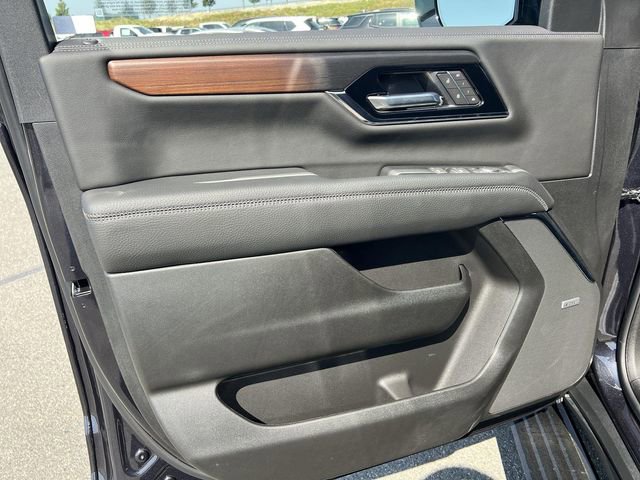 New 2026 GMC Yukon XL Denali w/ Denali Reserve Package image 10