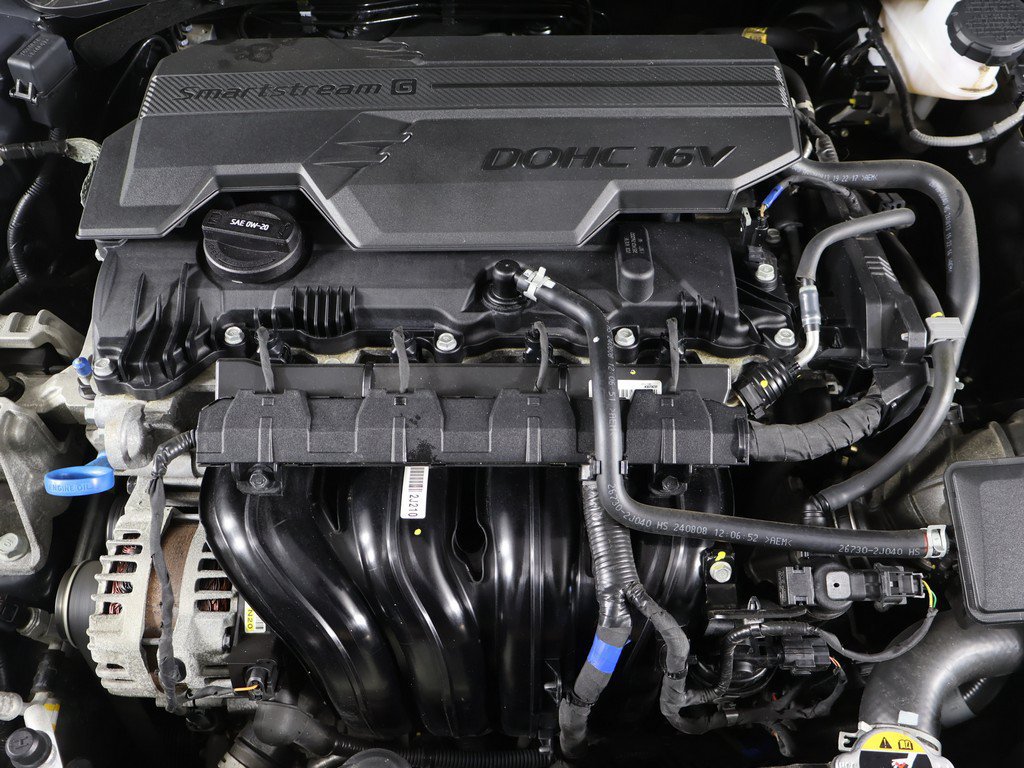 Certified 2025 Hyundai Elantra SE FWD image 16