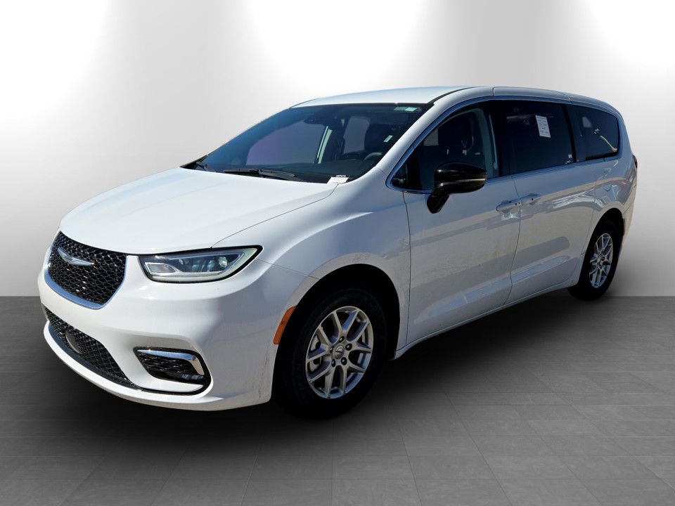 Used 2024 Chrysler Pacifica Touring-L image 12