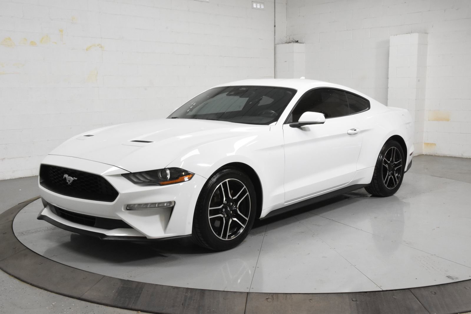 Used 2021 Ford Mustang Coupe w/ Equipment Group 101A RWD image 8
