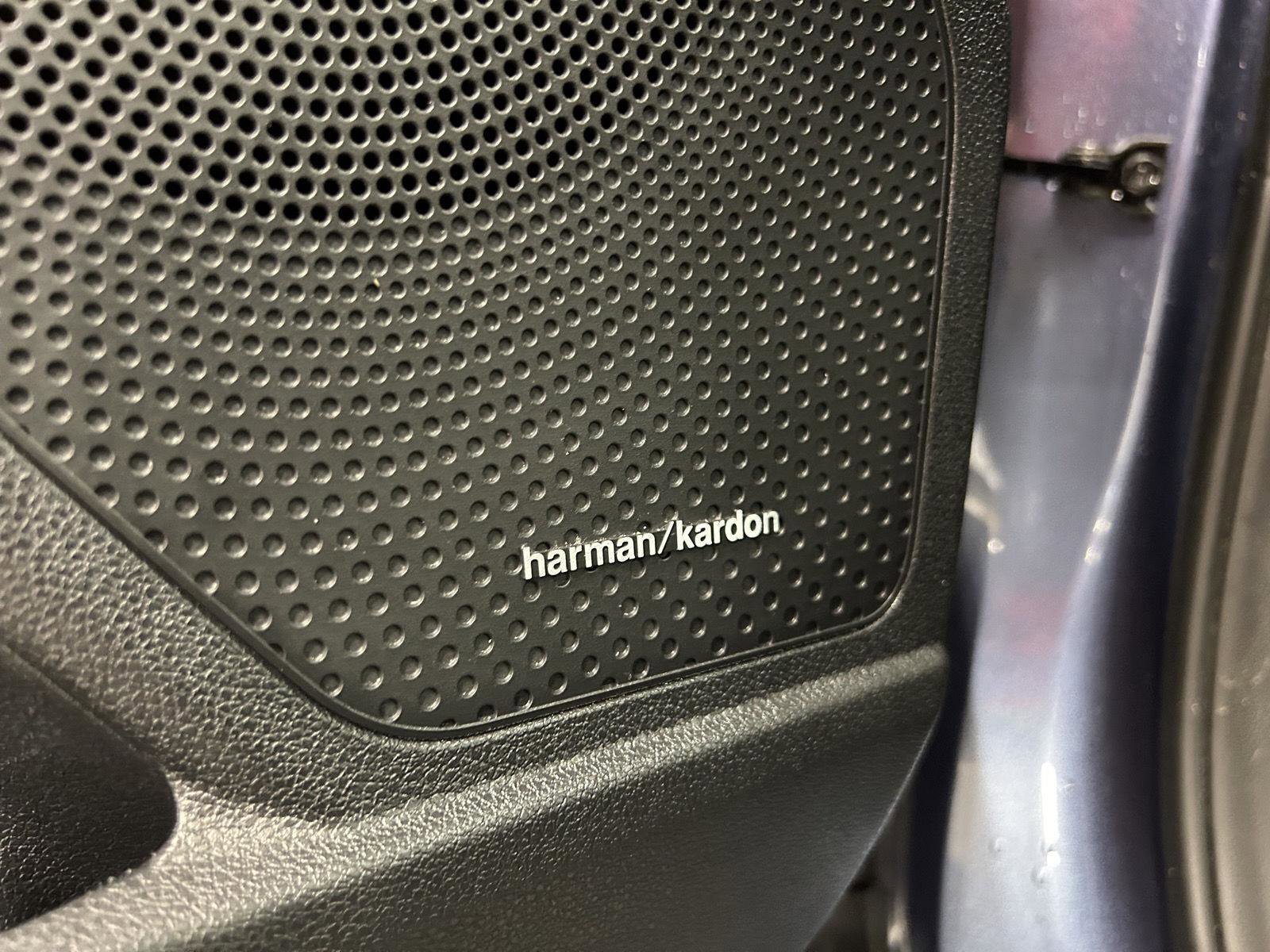 Used 2022 Kia Niro EX Premium image 10