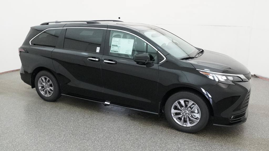 New 2026 Toyota Sienna XLE FWD image 15