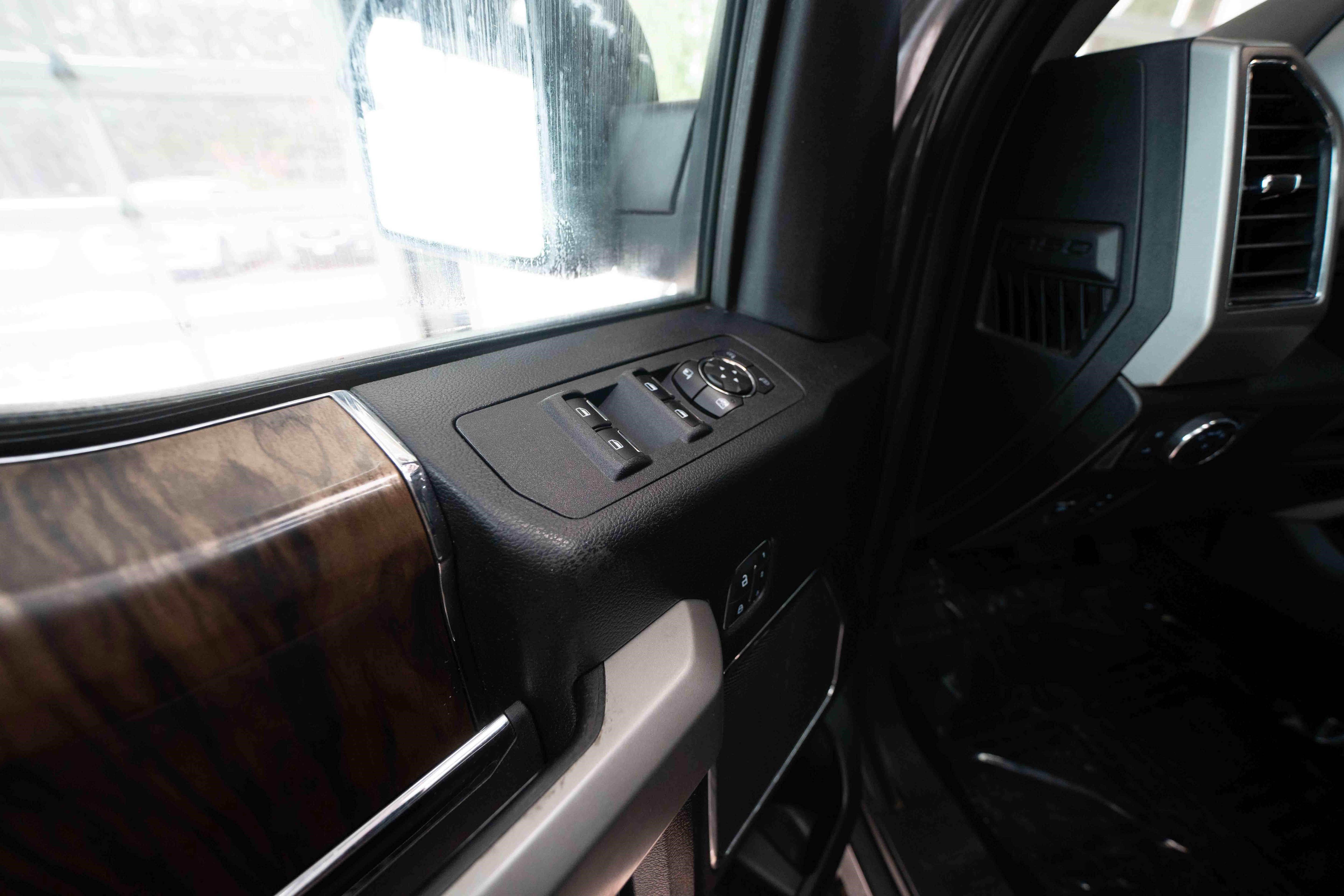 Used 2018 Ford F150 Lariat w/ Trailer Tow Package AWD/4WD image 7