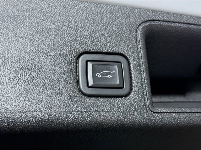 Used 2020 GMC Terrain SLT w/ Preferred Package image 32