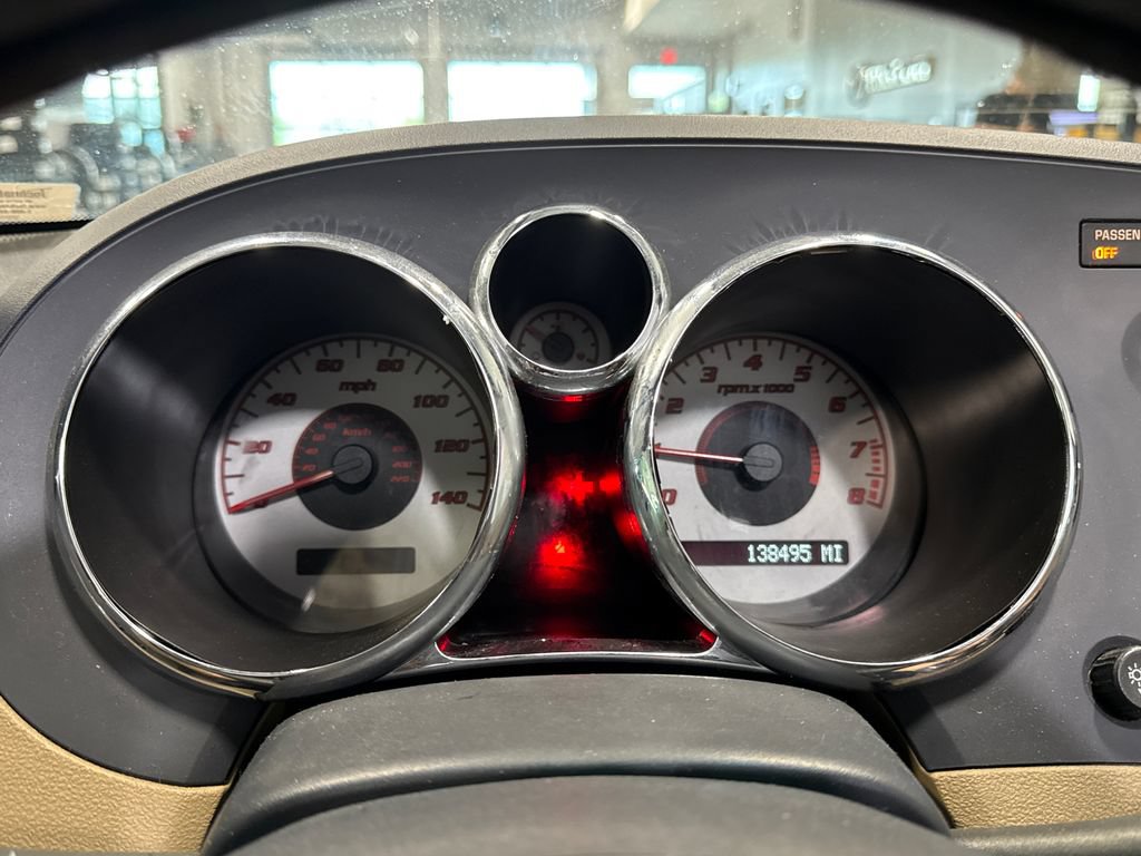 Used 2006 Pontiac Solstice Convertible w/ Premium Package RWD image 15