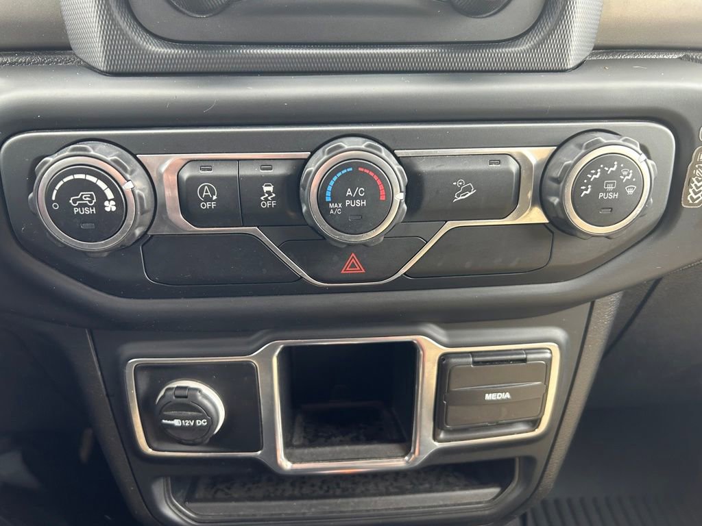 Used 2018 Jeep Wrangler Unlimited Sport image 15