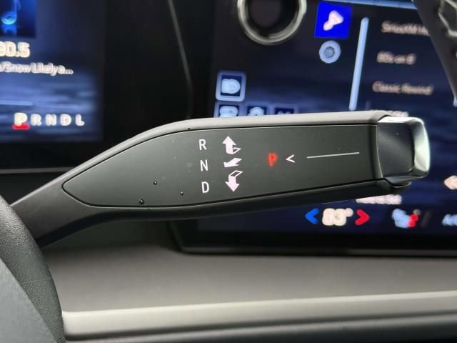 Used 2025 Chevrolet Traverse LT image 24