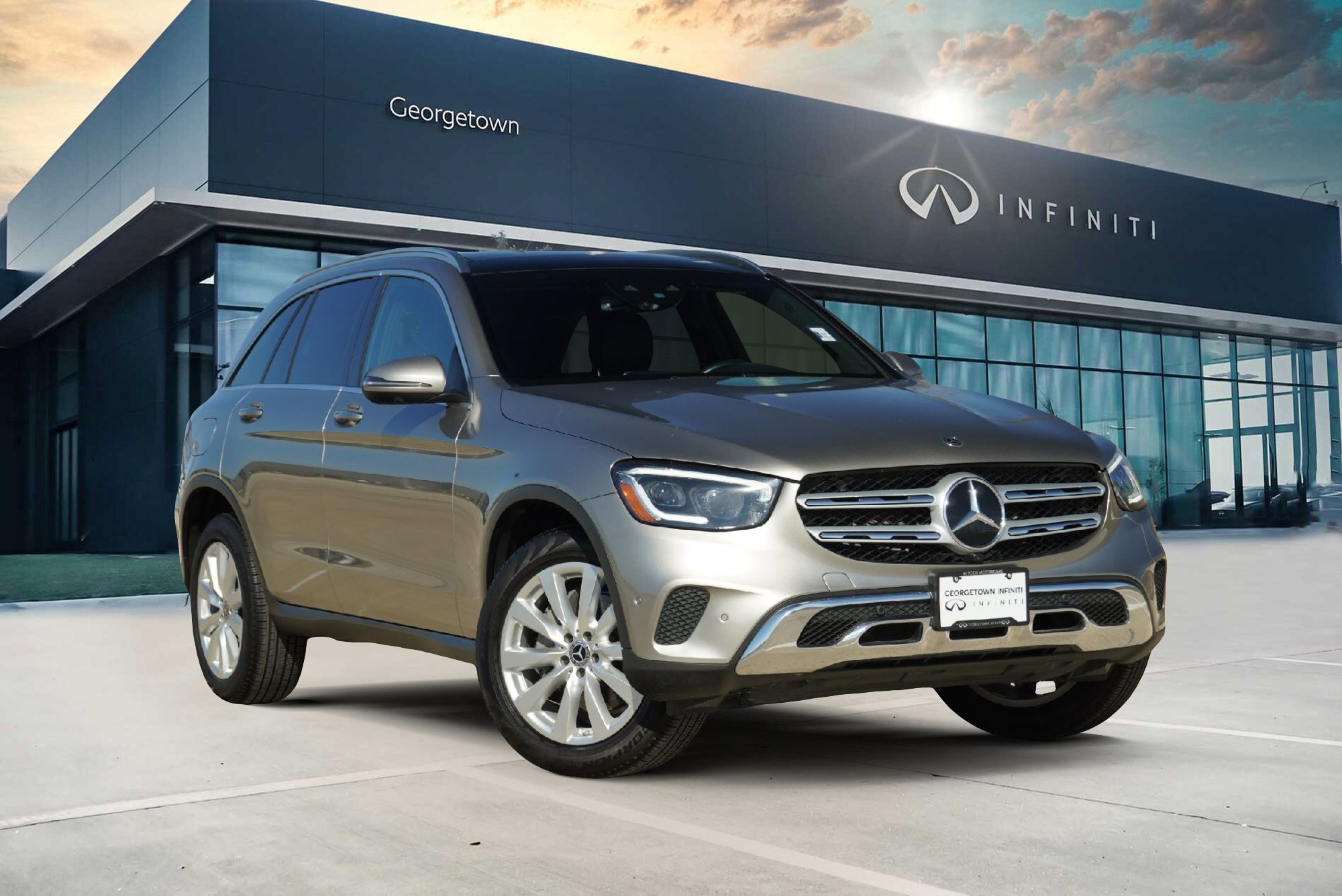 Used 2020 Mercedes-Benz GLC 300 4MATIC image 1