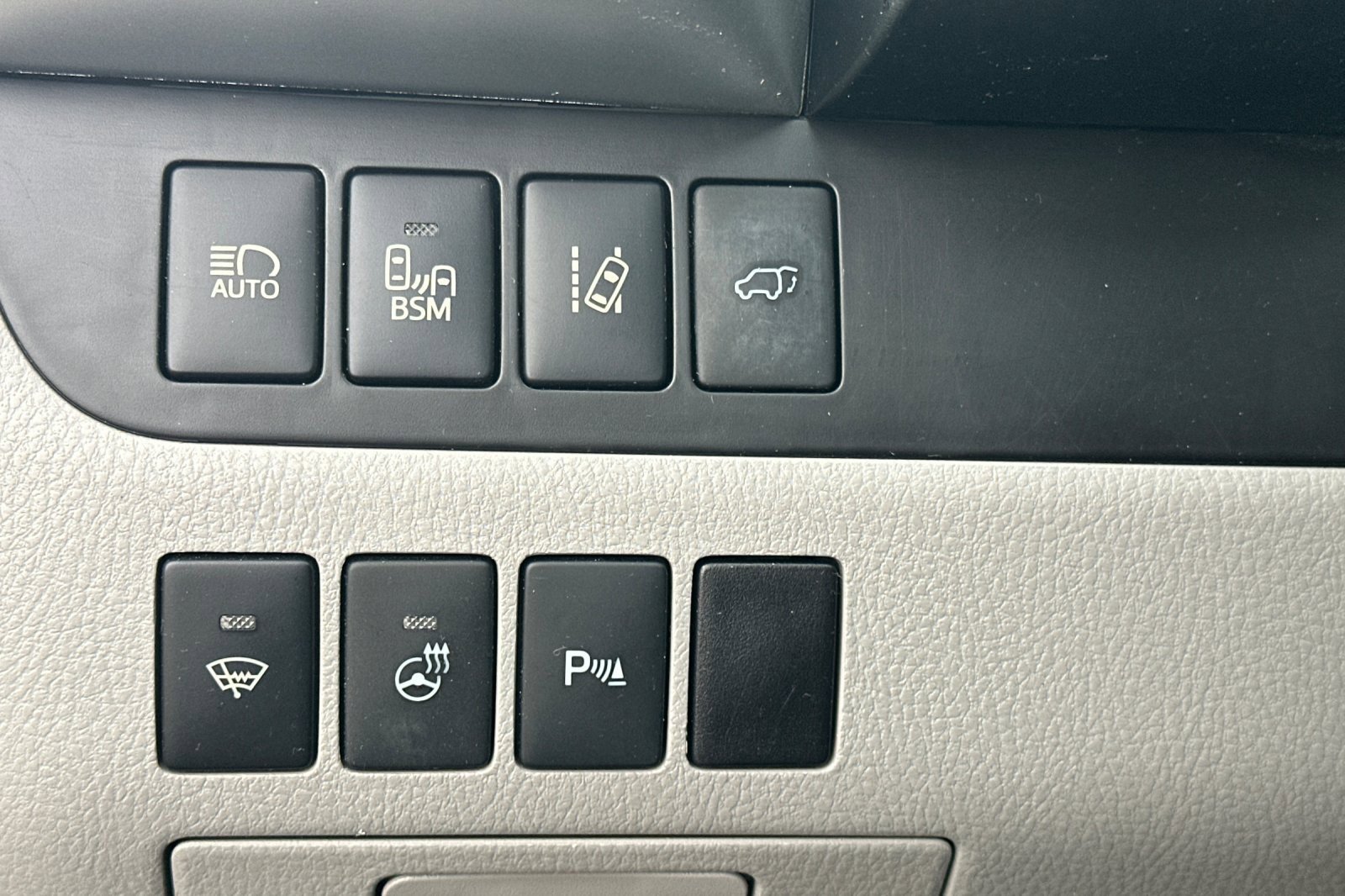 Used 2016 Toyota Highlander Limited image 40